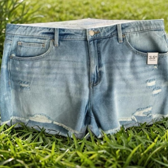 NEW Women’s Time & Tru Relaxed Fit High Rise Shorts Sz 16 Comfort And Style - Picture 1 of 16